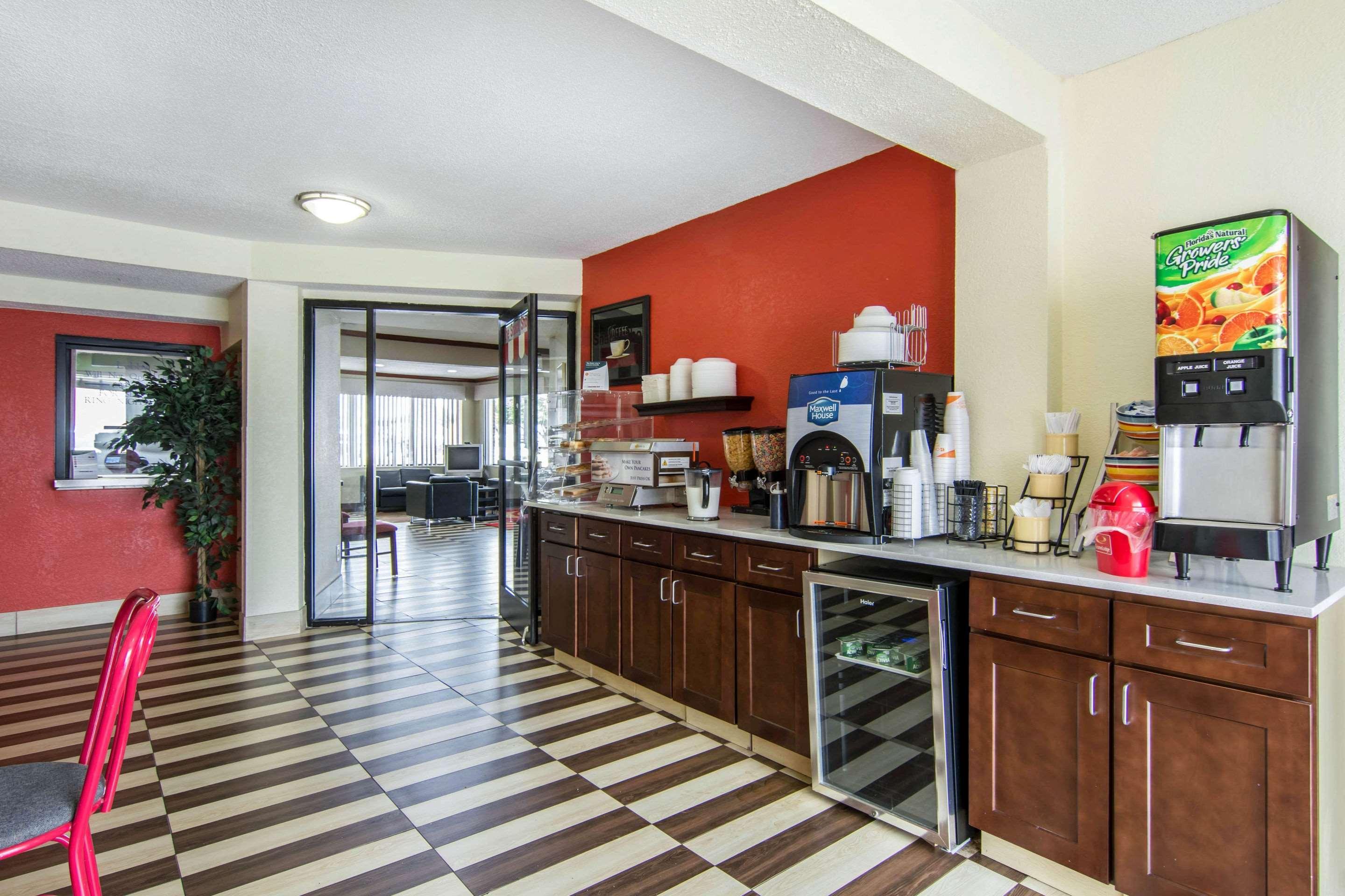 Econo Lodge Weldon - Roanoke Rapids Екстер'єр фото