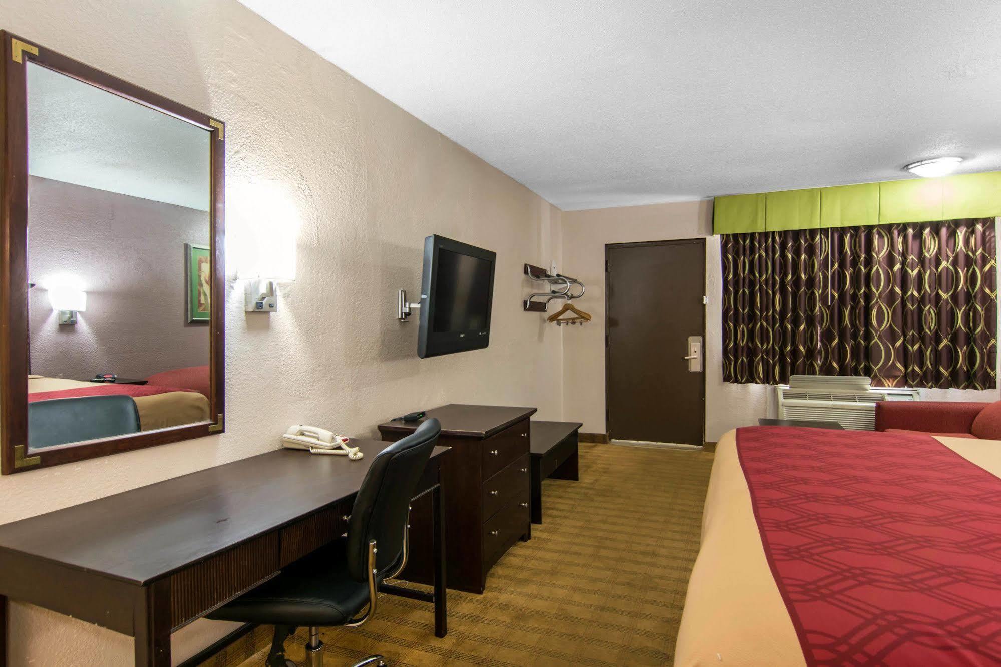 Econo Lodge Weldon - Roanoke Rapids Екстер'єр фото